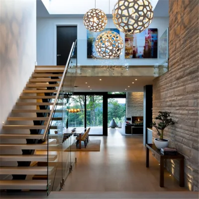 Escalera de madera de acero recta moderna Escaleras de balaustrada de vidrio Peldaños de madera maciza